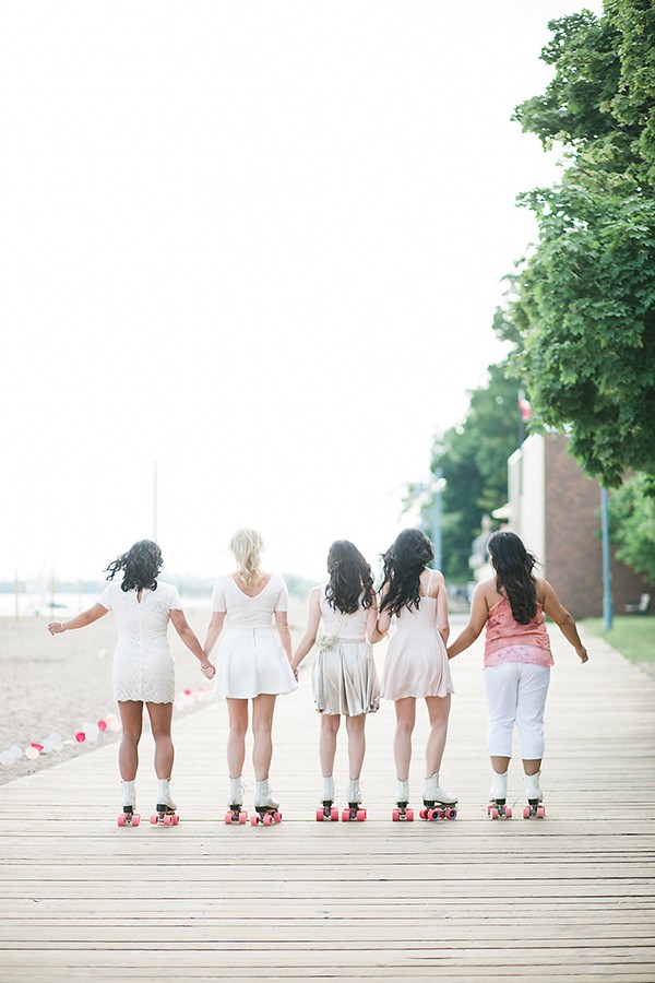 bridesmaids-party-on-roller-skates