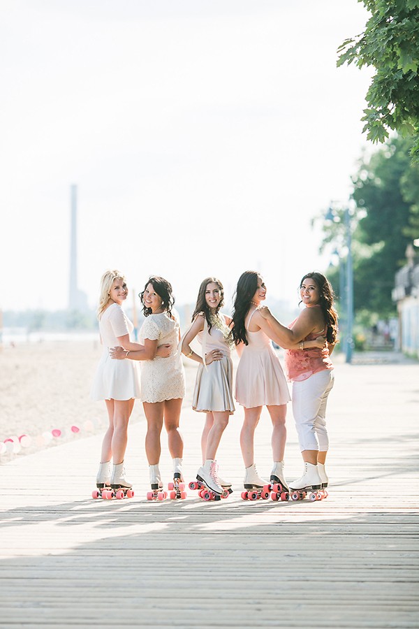 bridesmaids-party-on-roller-skates