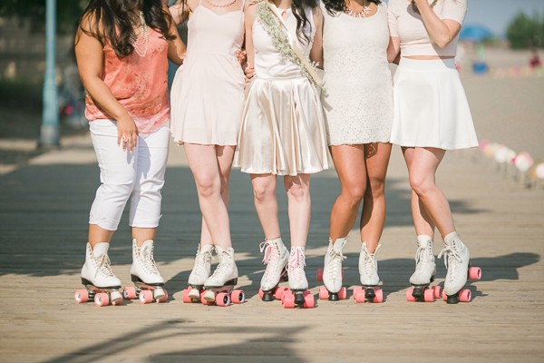 bridesmaids-party-on-roller-skates