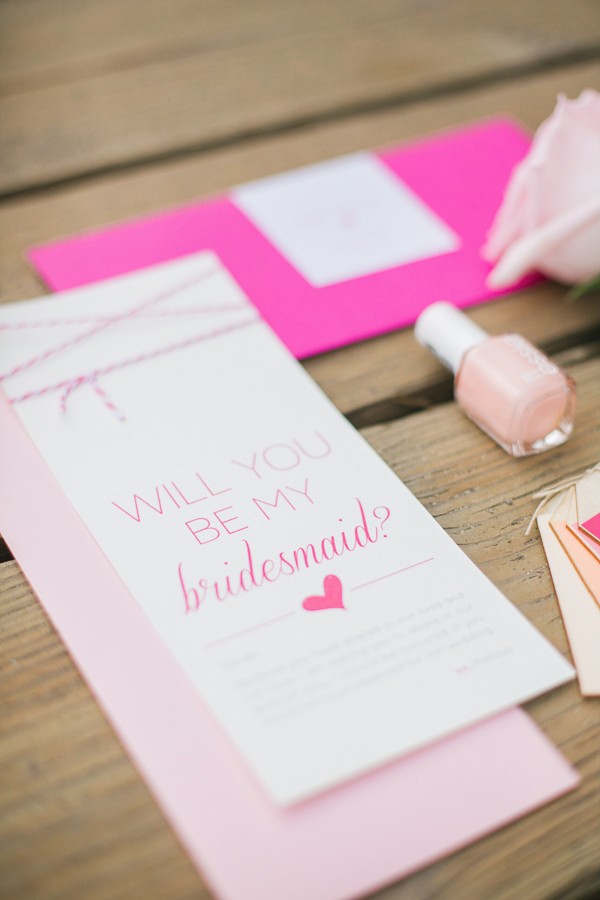 bridesmaids-party-on-roller-skates
