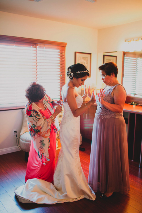 detailed-white-and-pink-reception