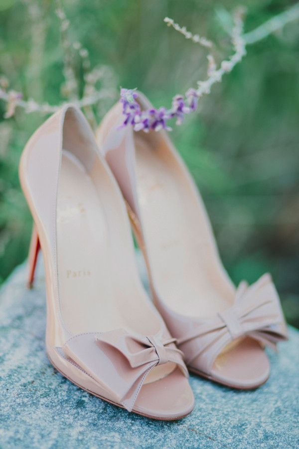 detailed-white-and-pink-reception