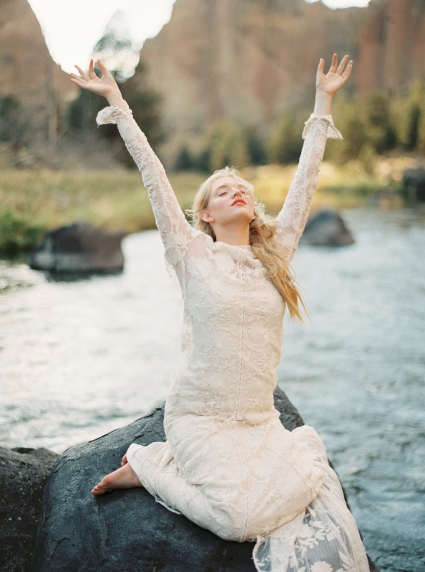 earth-elements-water-themed-bridal