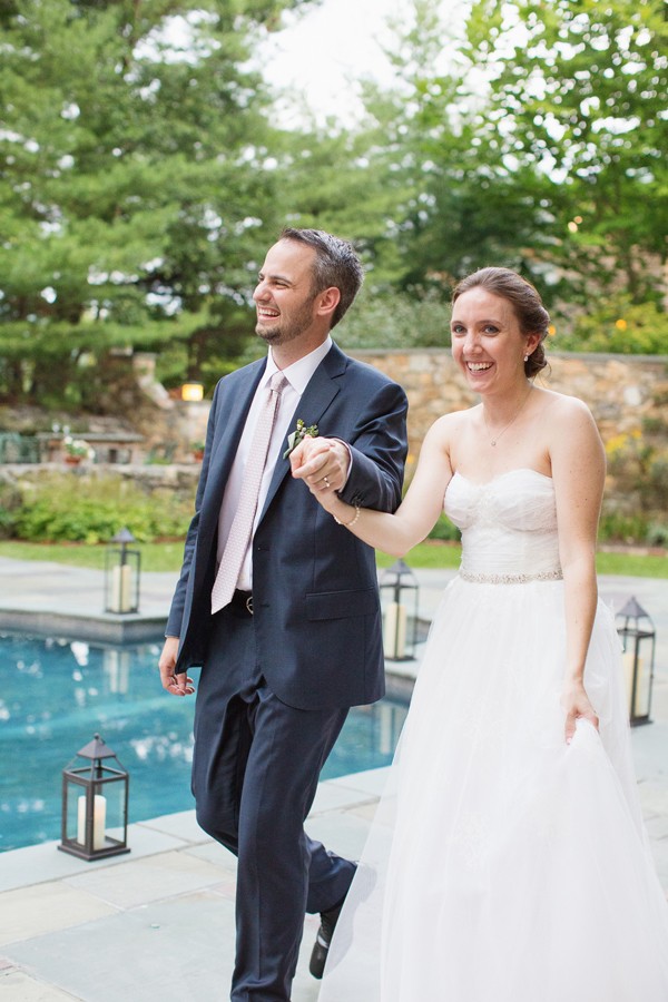 elegant-backyard-hudson-river-wedding