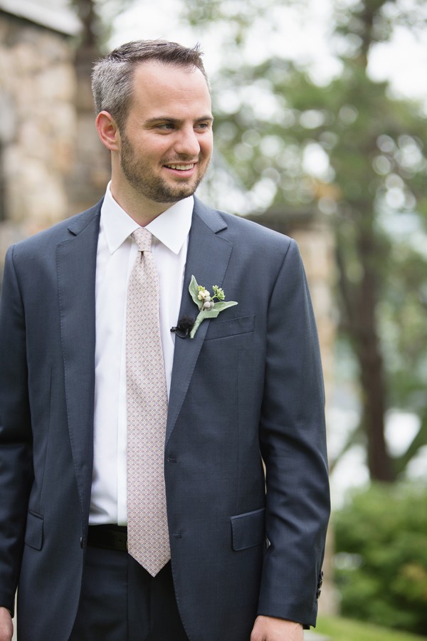 elegant-backyard-hudson-river-wedding