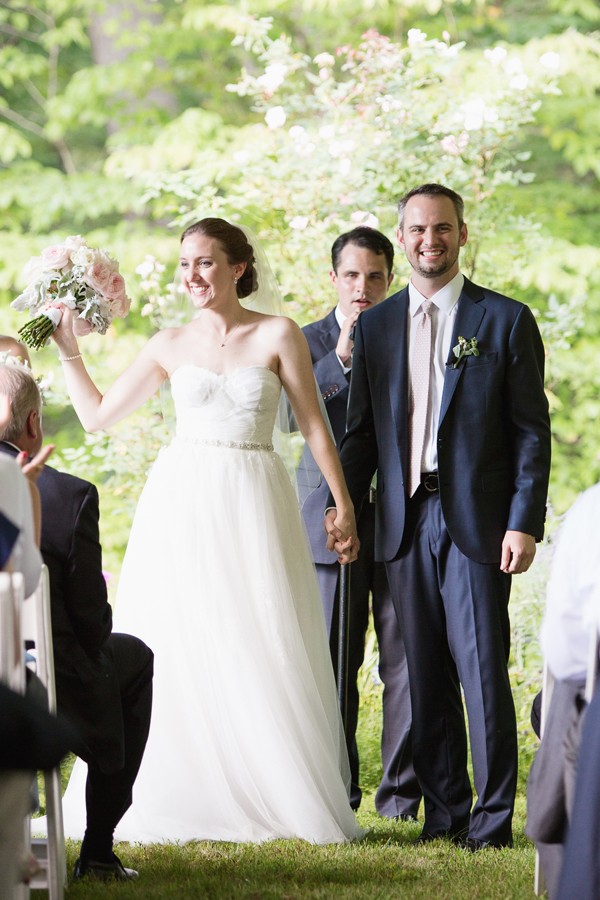 elegant-backyard-hudson-river-wedding
