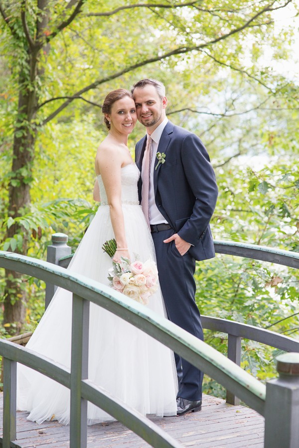 elegant-backyard-hudson-river-wedding
