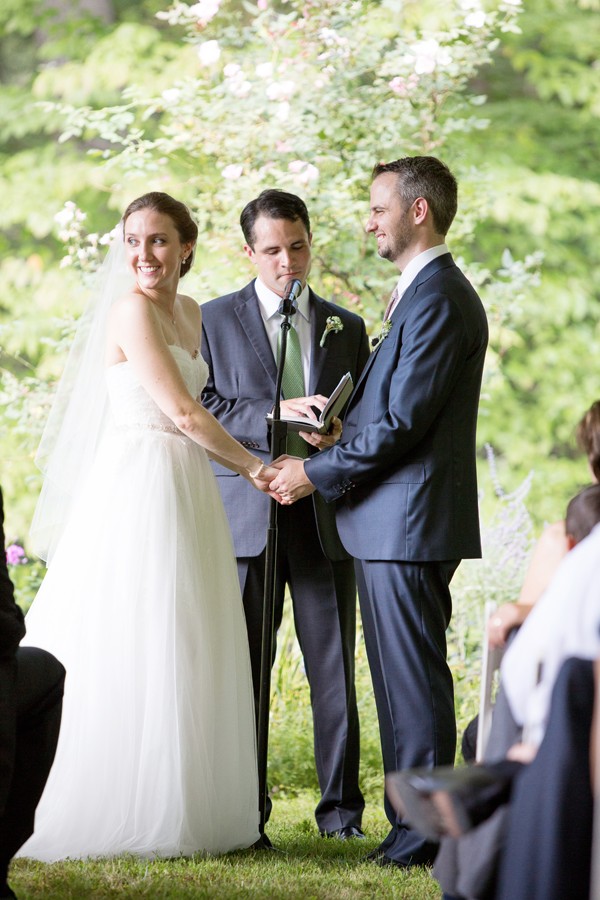 elegant-backyard-hudson-river-wedding