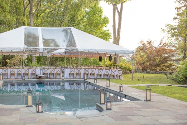 elegant-backyard-hudson-river-wedding