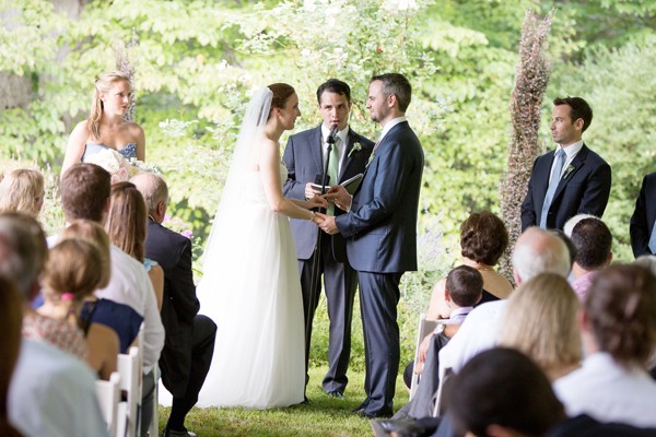 elegant-backyard-hudson-river-wedding