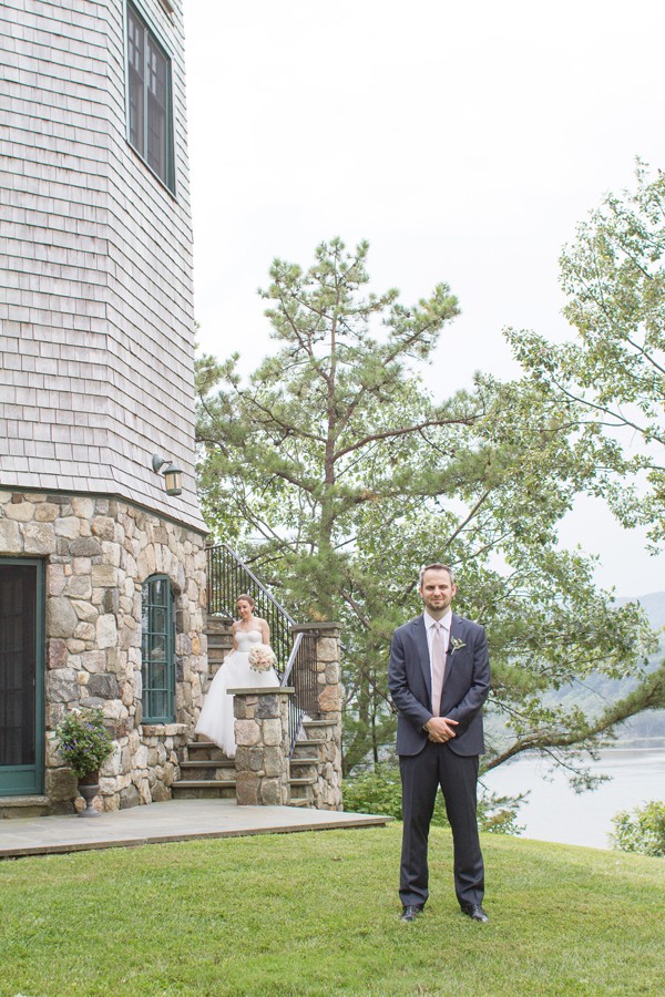 elegant-backyard-hudson-river-wedding