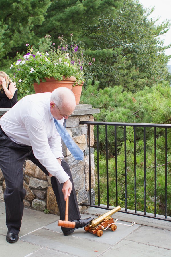 elegant-backyard-hudson-river-wedding