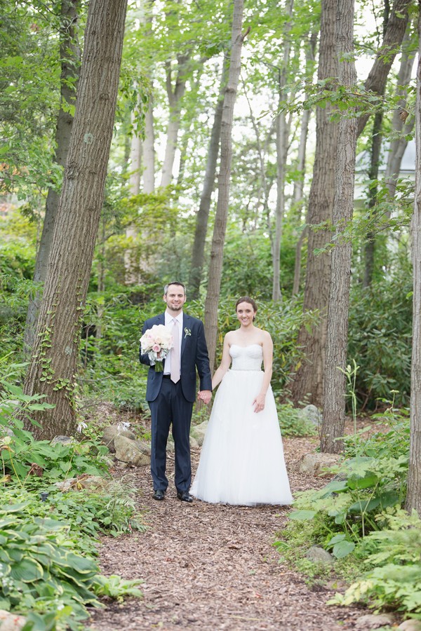 elegant-backyard-hudson-river-wedding