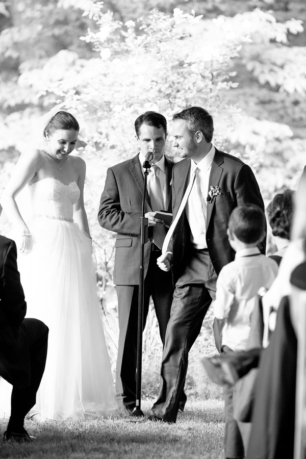 elegant-backyard-hudson-river-wedding