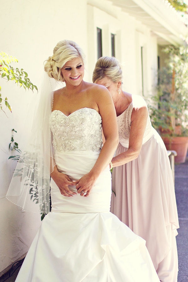 flawless-floral-wedding-at-the-viansa