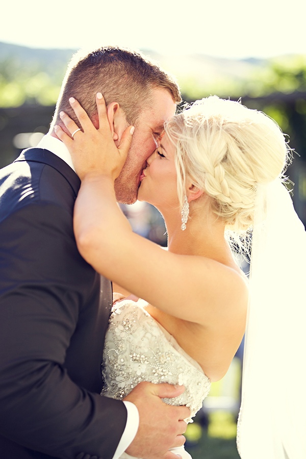 flawless-floral-wedding-at-the-viansa