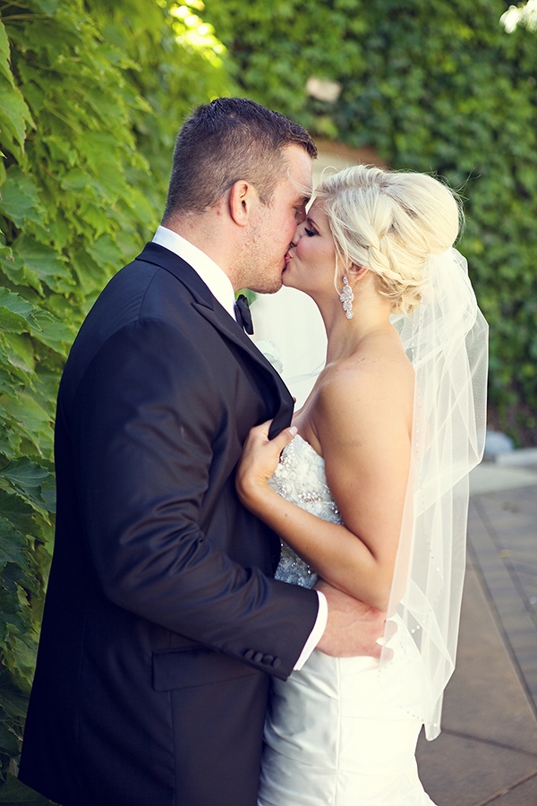 flawless-floral-wedding-at-the-viansa