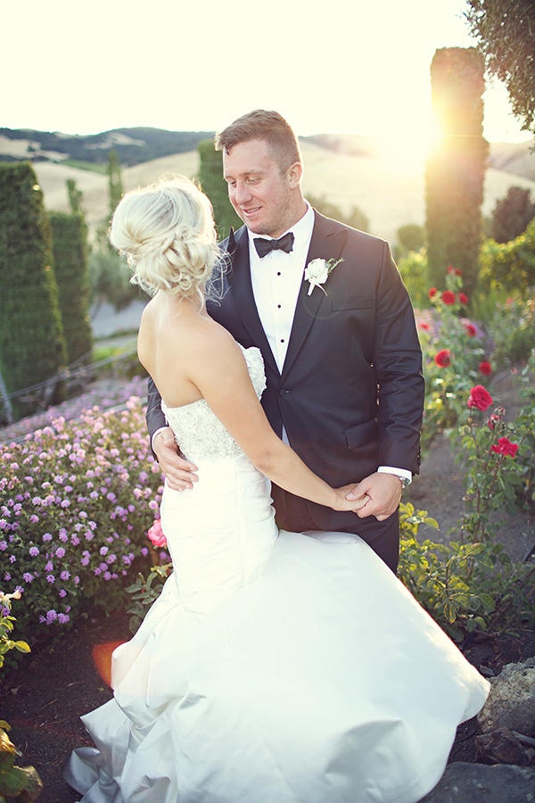 flawless-floral-wedding-at-the-viansa