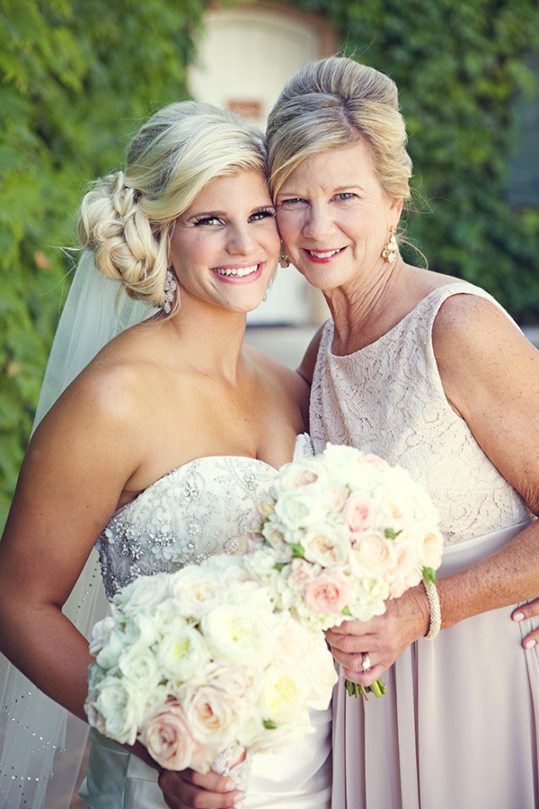 flawless-floral-wedding-at-the-viansa