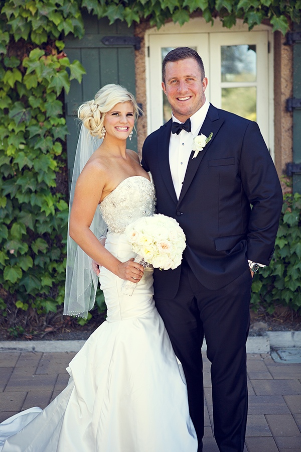 flawless-floral-wedding-at-the-viansa