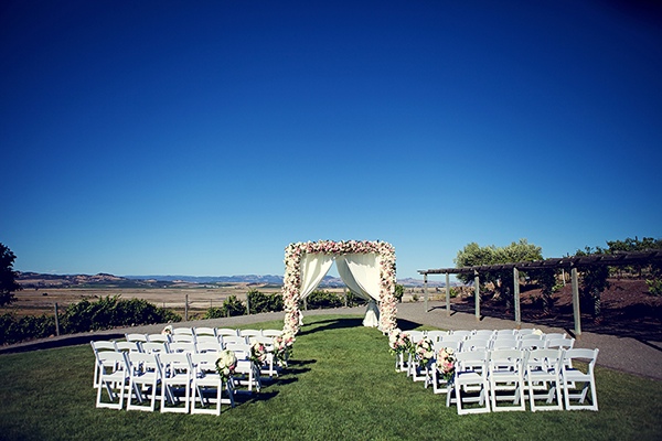 flawless-floral-wedding-at-the-viansa