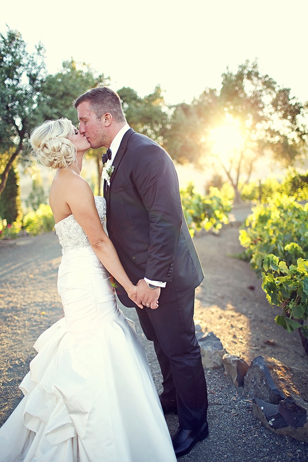 flawless-floral-wedding-at-the-viansa