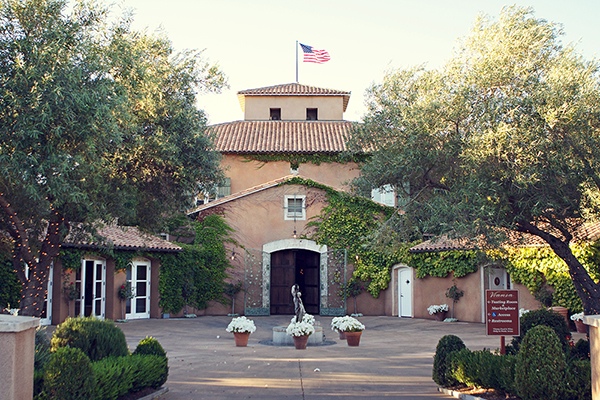 flawless-floral-wedding-at-the-viansa