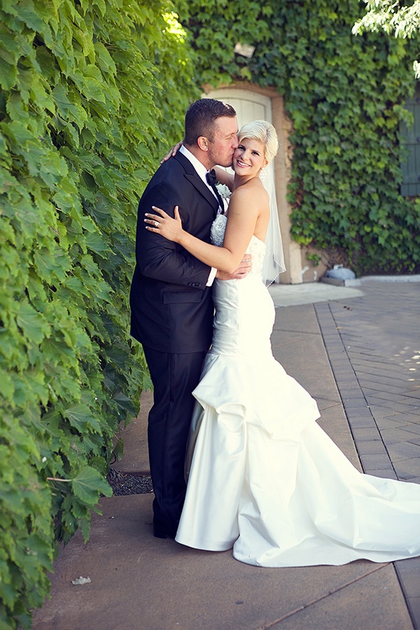 flawless-floral-wedding-at-the-viansa