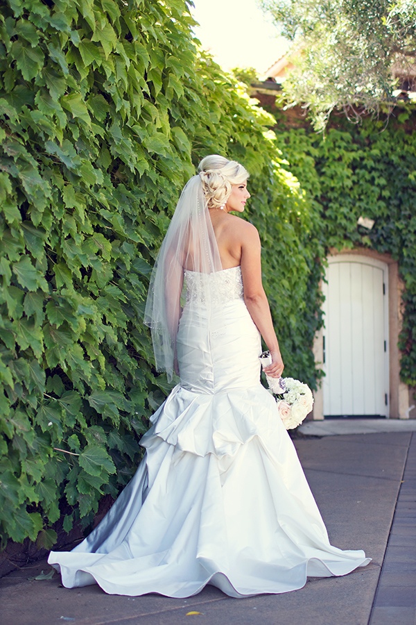 flawless-floral-wedding-at-the-viansa