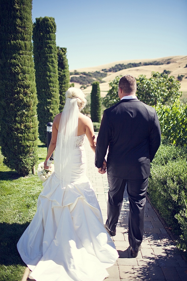 flawless-floral-wedding-at-the-viansa