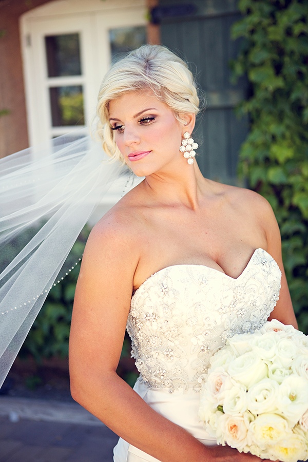 flawless-floral-wedding-at-the-viansa