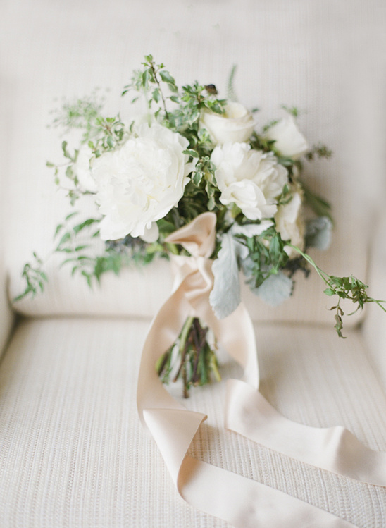 wintery white wedding bouquet