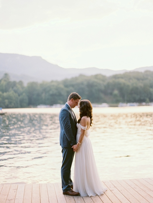 rustic-venue-meets-gold-details-in