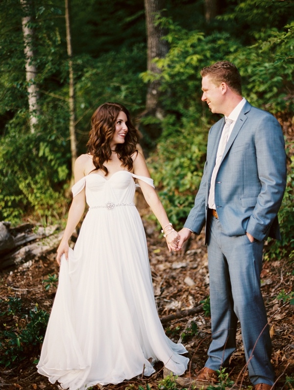 rustic-venue-meets-gold-details-in