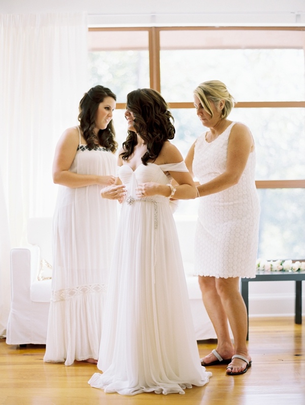 rustic-venue-meets-gold-details-in