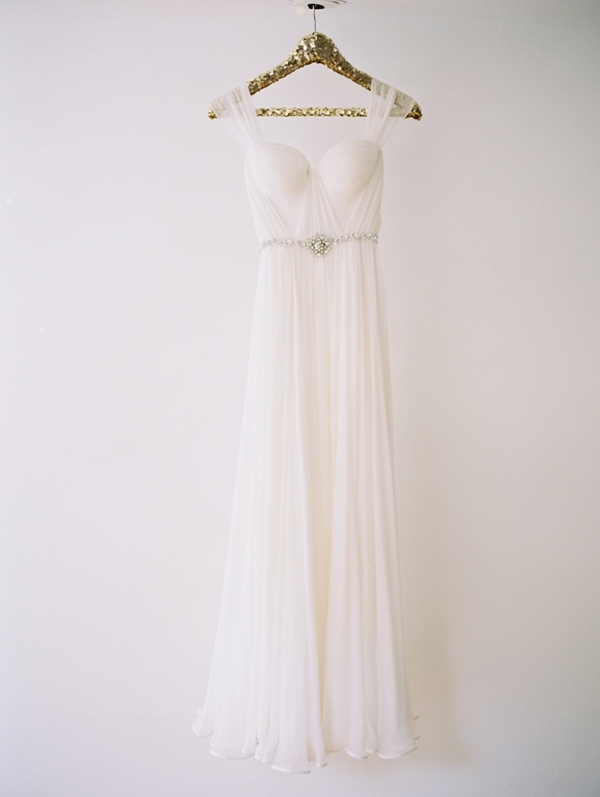 rustic-venue-meets-gold-details-in
