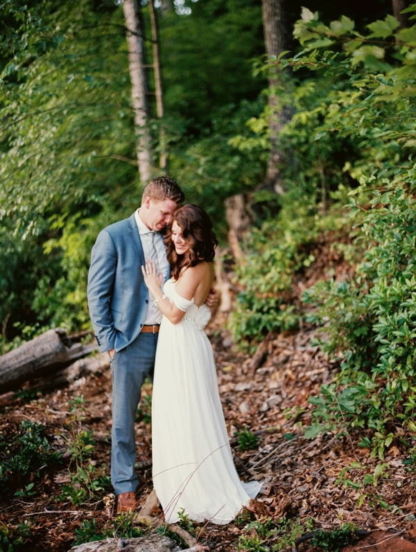 rustic-venue-meets-gold-details-in