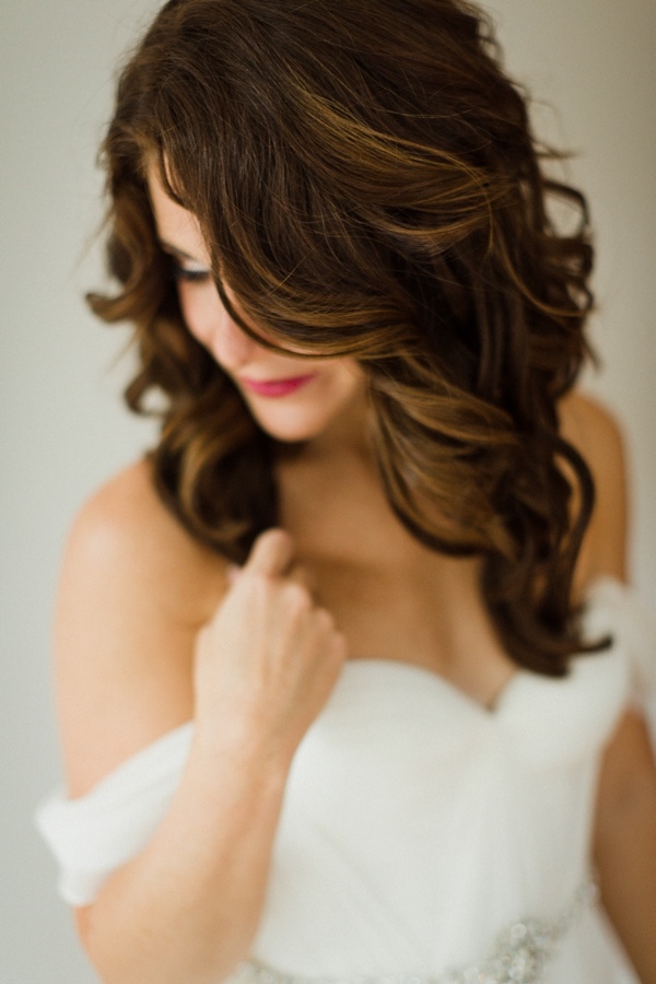 rustic-venue-meets-gold-details-in