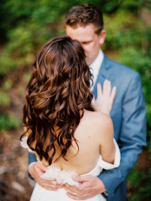 rustic-venue-meets-gold-details-in