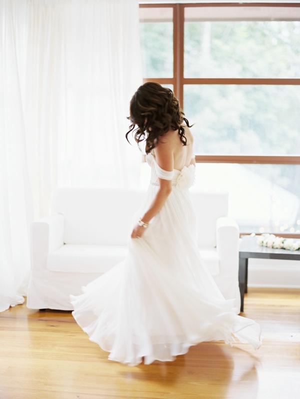rustic-venue-meets-gold-details-in