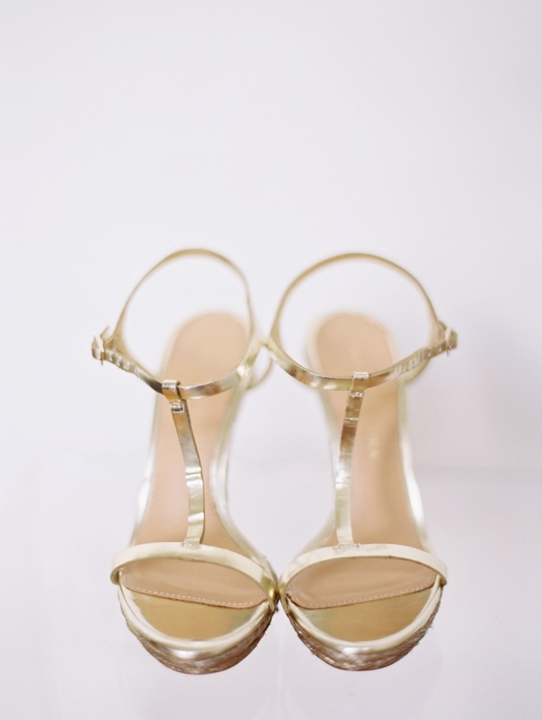 rustic-venue-meets-gold-details-in
