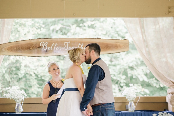 thrifted-yellow-and-navy-wedding