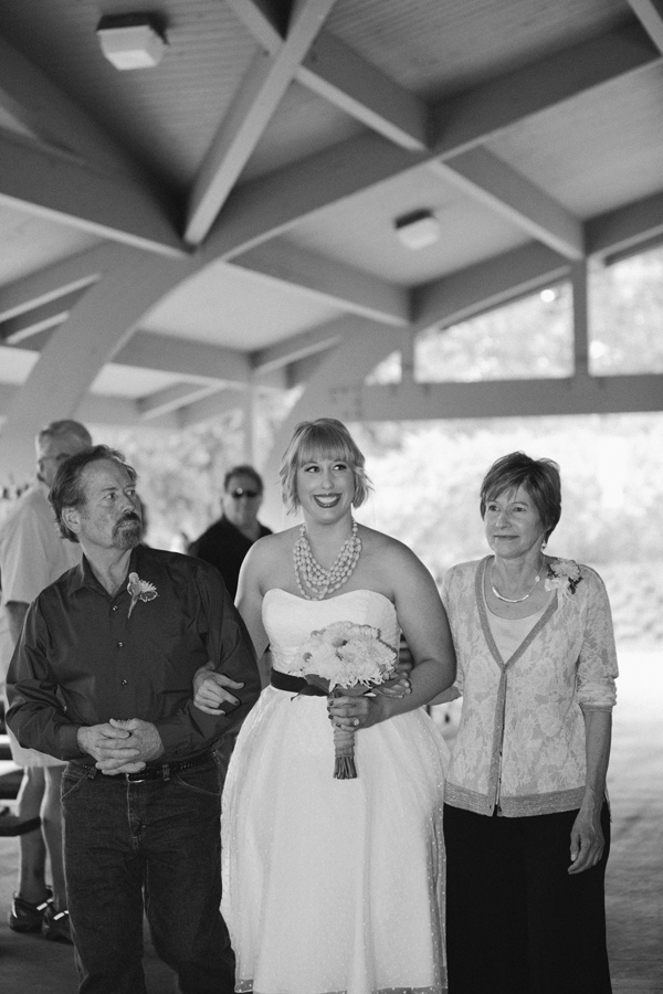 thrifted-yellow-and-navy-wedding