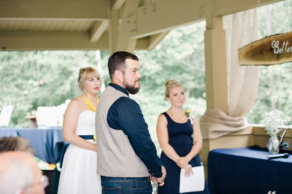 thrifted-yellow-and-navy-wedding