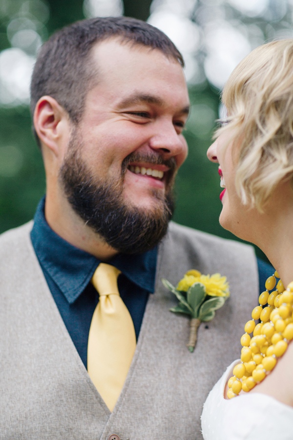 thrifted-yellow-and-navy-wedding
