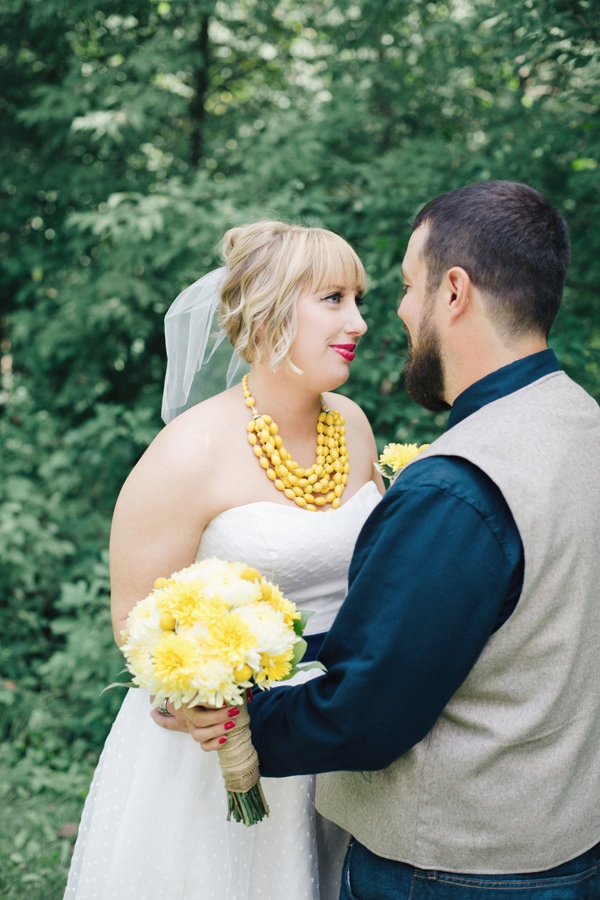 thrifted-yellow-and-navy-wedding