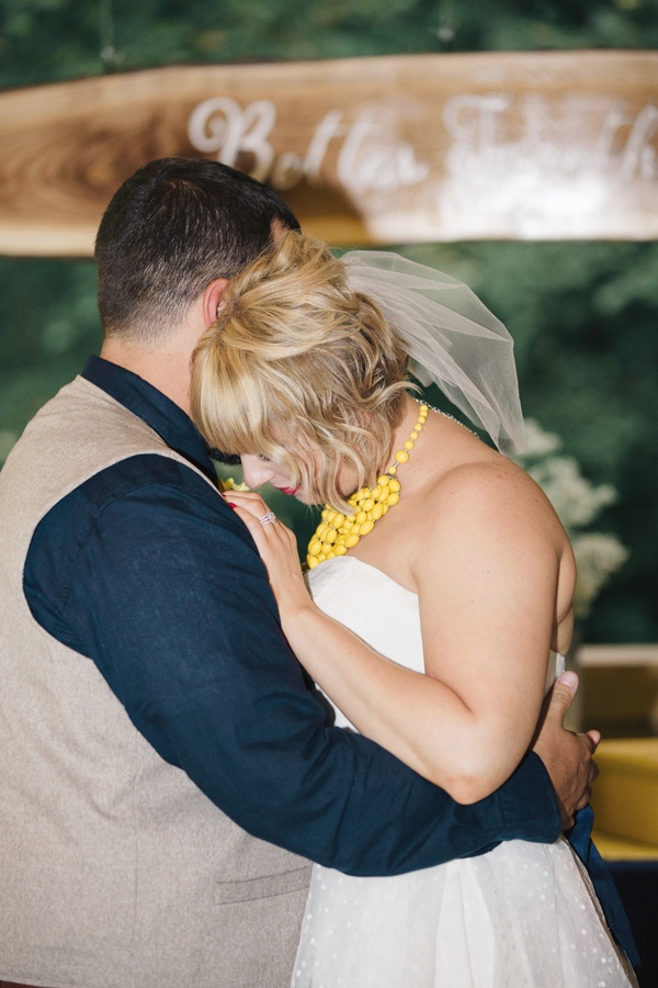 thrifted-yellow-and-navy-wedding