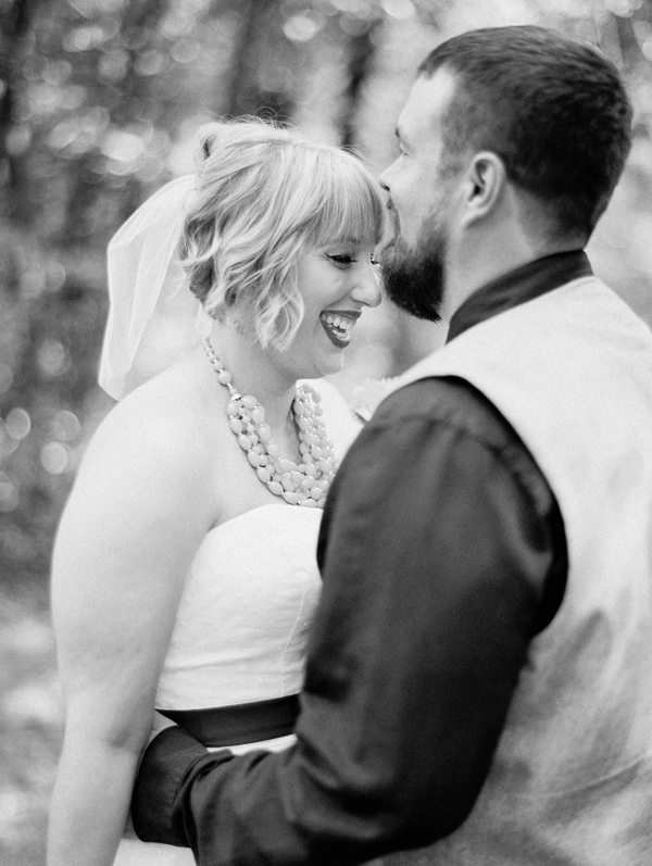 thrifted-yellow-and-navy-wedding