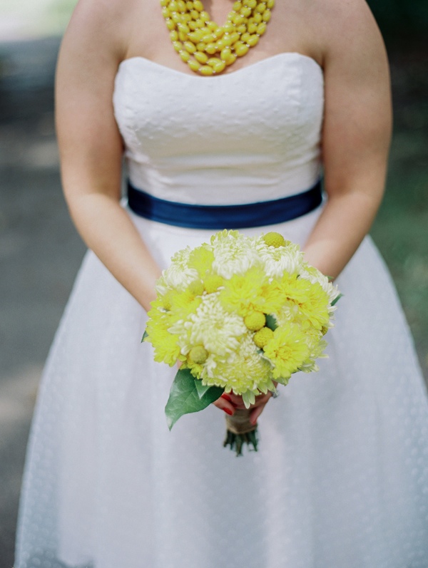thrifted-yellow-and-navy-wedding