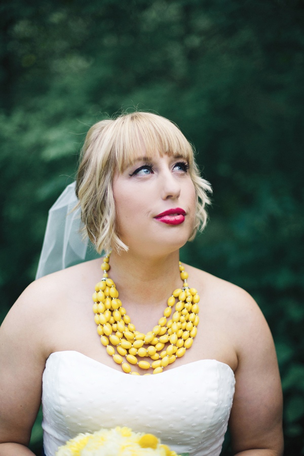 thrifted-yellow-and-navy-wedding